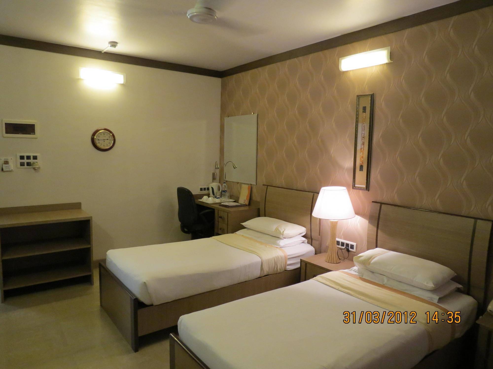 Jyoti Dwelling Hotel Mumbai Eksteriør bilde